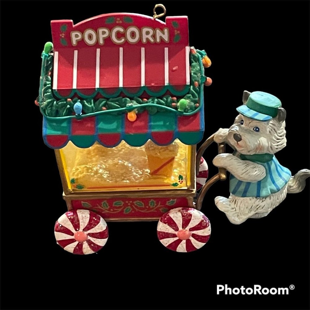 1995 Carlton Cards “Get your popcorn here” Christmas lighted ornaments Estate